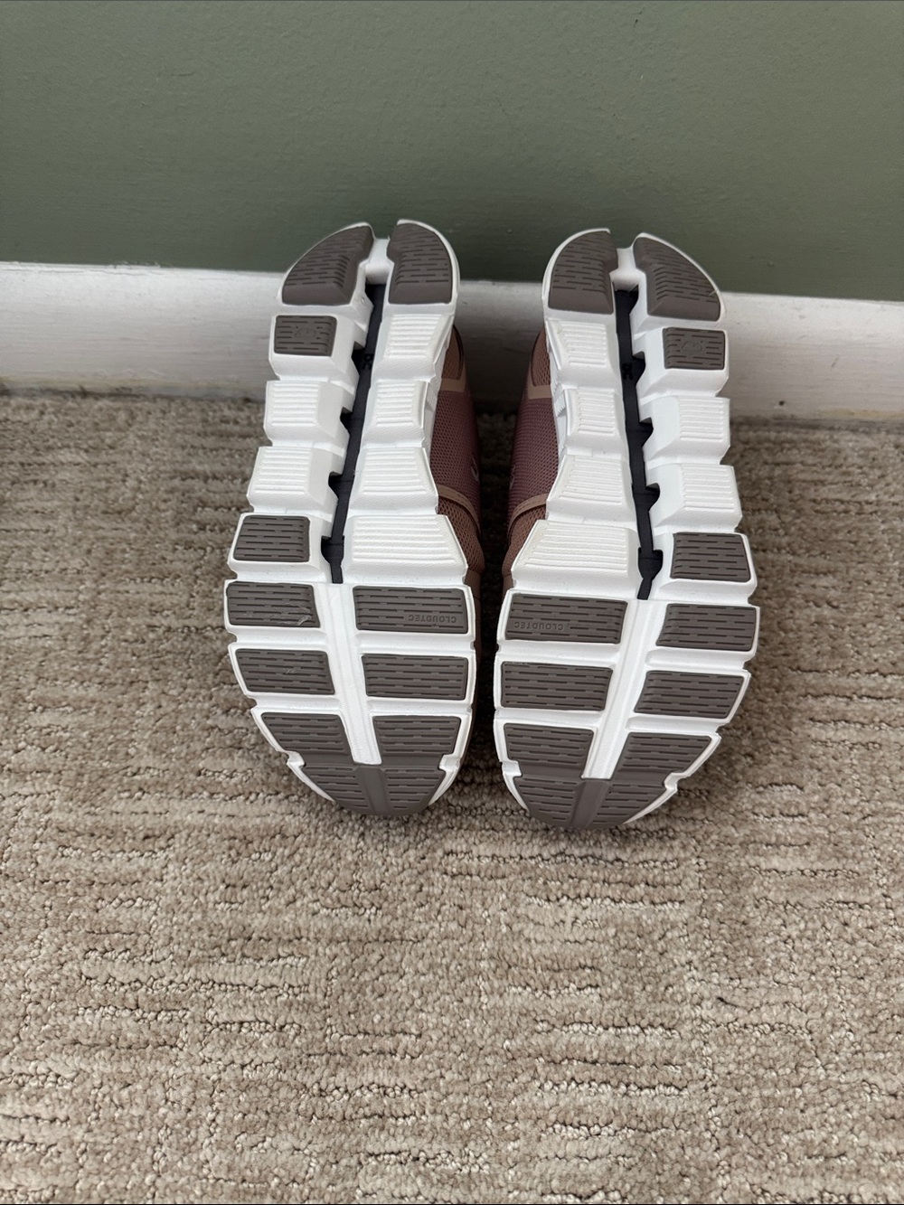 Like new - worn once On Running Cloud Women's Running Shoes - Rosebrown/Fog 7.5 - Picture 6 of 7